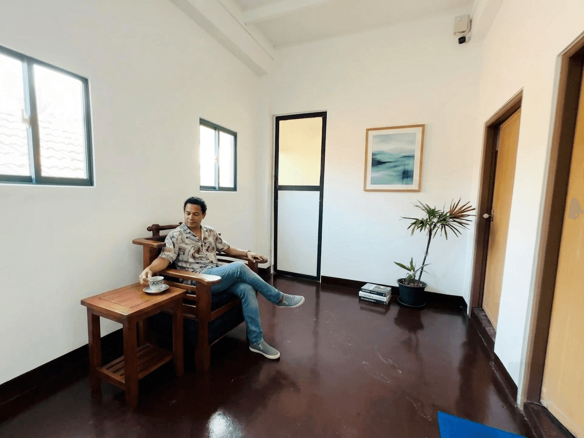 Guest relaxing in our quiet waiting lounge